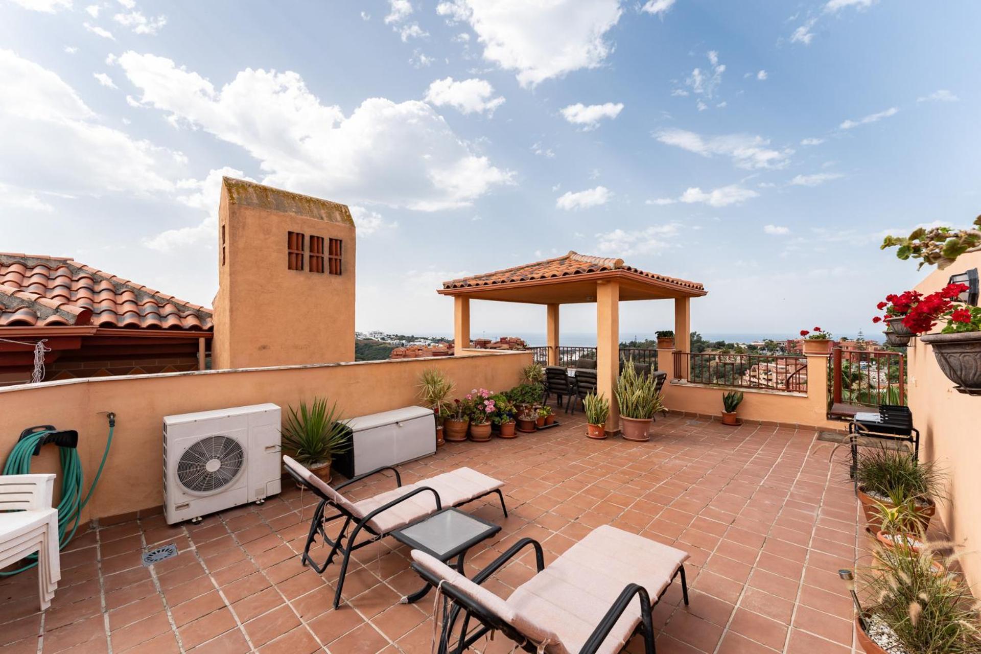 Duplex Penthouse With Terrace & Sea Views Apartment