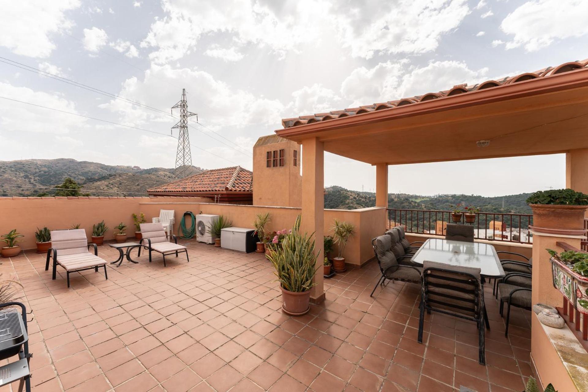 Duplex Penthouse With Terrace & Sea Views Apartment *